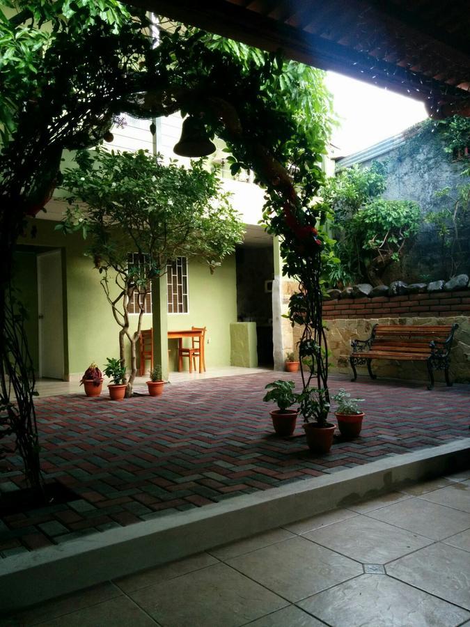 Hotel Casa De Angeles Managua Buitenkant foto