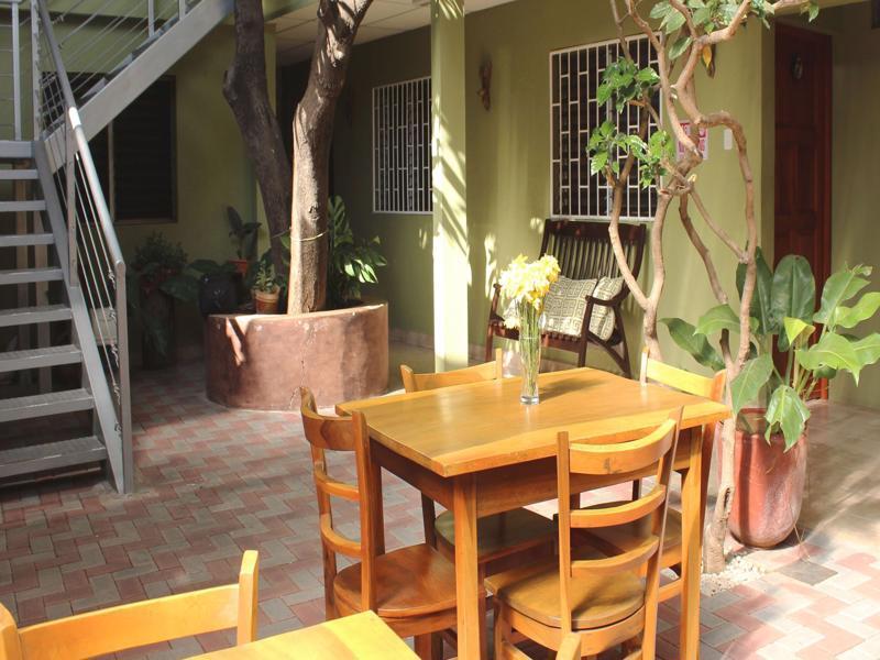 Hotel Casa De Angeles Managua Buitenkant foto
